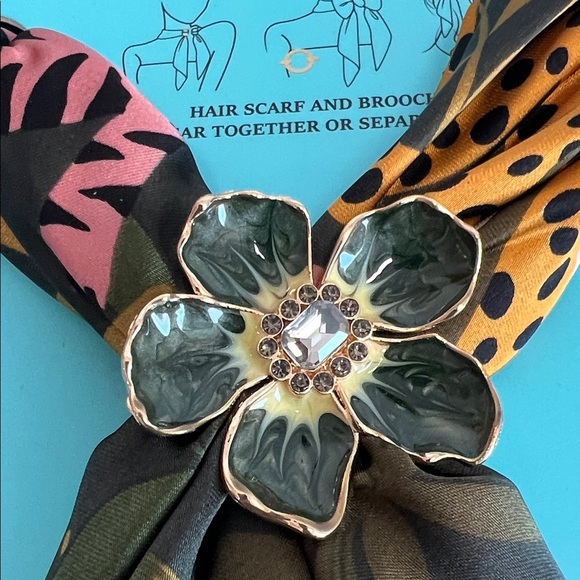 Piper K | Safari Print Scarf w/ Brooch - Picture 3 of 6